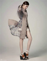 高清图：韩星金荷娜时尚写真 文艺风展淡雅气质