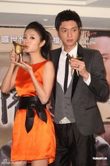 组图：安以轩安钧灿为新戏宣传 称李承铉只是同事