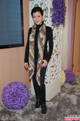 组图：陈茵媺宣传新剧挂念宝宝 暂休养年底复出