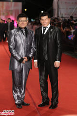 组图：群星亮相金钟奖红毯 林依晨陈柏霖受追捧