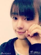 组图：武大女神微博走红 清新甜美运动风