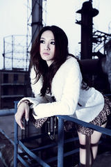 高清组图：乐坛新鲜人Iris安最新宣传照