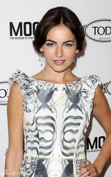 幻灯图集：名品店加州开张 阿尔芭贝瑞等美人捧场