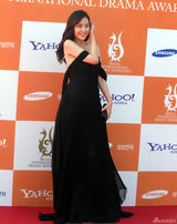 组图：首尔电视剧大赏红毯 佘诗曼于小彤亮相