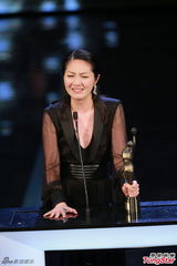 组图：杨千嬅凭《春娇与志明》获最佳女主角