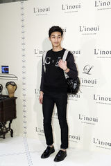 独家高清：张根硕撑品牌活动 少女时代允儿清纯