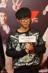 组图：于湉华晨宇交流默契 不介意在一起传言