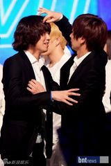 组图：Super Junior勇夺《M!Countdown》冠军宝座