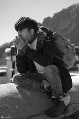 组图：陈坤启动拉萨城市行走 拍摄宣传片