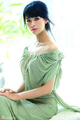 组图：王媛可日系写真曝光 空灵唯美展治愈笑容