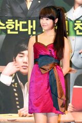 高清组图：韩剧《功课之神》宣传 俞承浩帅气有型