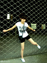 幻灯图：何彦霓自拍清纯写真 展活泼可爱面