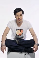 组图：时尚型男海一天拍写真 新剧出演大反派