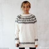 组图：碧昂斯分享俏皮比基尼照 小萌娃捂脸激萌