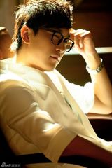 组图：萧飞全新专辑音乐大片唯美深情