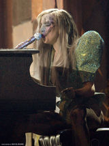 高清组图：格莱美现场 Lady Gaga呲牙咧嘴吓死人