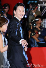 组图：韩国男女影星盛装参加釜山国际电影节