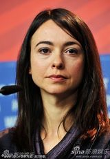 高清：竞赛片《奖励》发布会 导演宝拉携众演员到场