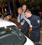 高清：《的士速递》男星萨米-纳塞利与警察搏斗被捕