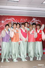 组图：Wonder Girls西野加奈亮相台视除夕节目