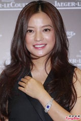 组图：赵薇裙装亮相秀身材 证实菲鹏关系很好