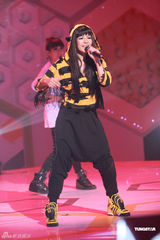 高清图：许志安《劲歌金曲》现场不回应闪婚传闻