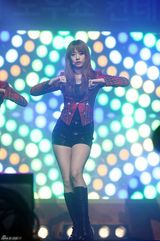 高清组图：韩团2PMT-ara等募捐活动劲歌热舞