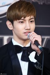 高清组图：东方神起巡演启动 首尔站亮相西装帅气