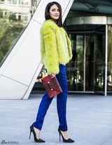 组图：樊蕊冬日街拍大片曝光时尚甜美