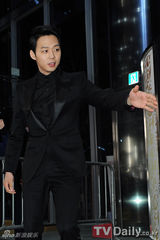 组图：《绅士的品格》获9奖 JYJ朴有天人气爆棚