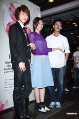 组图：李千娜助阵台北电影节 王子透露将发专辑