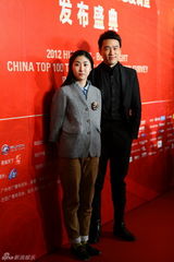 组图：吴奇隆刘诗诗李小璐等亮相华鼎奖红毯