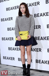 组图：崔始源韩佳人少女时代等亮相产品派对