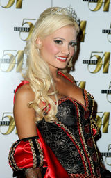 高清：明星万圣节造型曝光 “母老虎”蕾哈娜最雷人