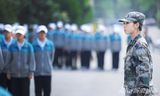组图：“最美女教官”走红 神似章子怡网友惊呆
