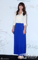 组图：韩惠珍嫁小8岁球员寄诚庸 朴泰桓等道贺