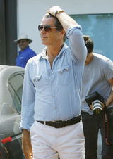 幻灯图集：皮尔斯-布鲁斯南一家幸福出游