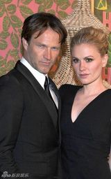 高清图：艾美奖庆功会 汤姆-汉克斯领衔HBO军团