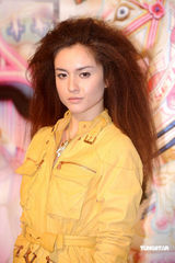 幻灯图集：乐基儿熊黛林等名模为服饰发布会走秀