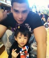 组图：谢霆锋夫妇携子游澳门 Lucas大笑扮可爱