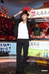 组图：《料理情人梦》热拍 吴克群凤小岳开火烤肉