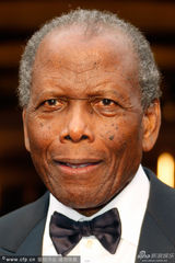 组图：第86届奥斯卡红毯 西德尼-波蒂埃现身