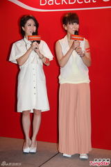 组图：Robynn&Kendy自弹自唱 分享靓声心得