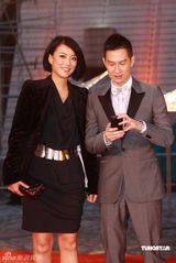 幻灯：香港金像奖颁奖红毯 张家辉霍汶希携手亮相