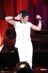 组图：曹格个唱力证与侧田兄弟情 刘德华低调助阵