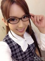 组图：波多野结衣全裸按奶球 性感美照曲线傲人