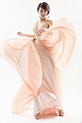 独家组图：孟广美婚纱照曝光 幸福新娘将入豪门