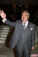 组图：钟景辉热爱演艺不退休 古明华获万元金牌