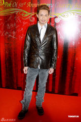 高清图：江若琳考驾照之路漫长 张继聪把儿子当玩具