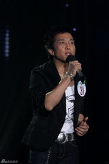 幻灯组图：快男300强突围赛第2场 农民诗人出局